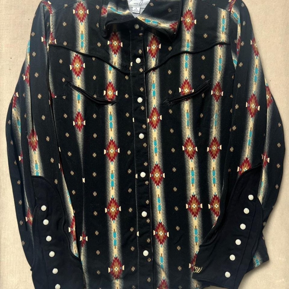 Wrangler x Lainey Wilson Aztec Western Snap Shirt | L